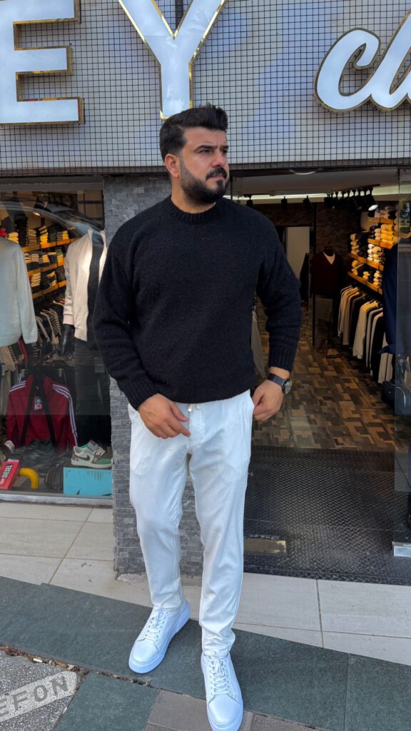 Sıfır Yaka Yünlü Kazak Siyah