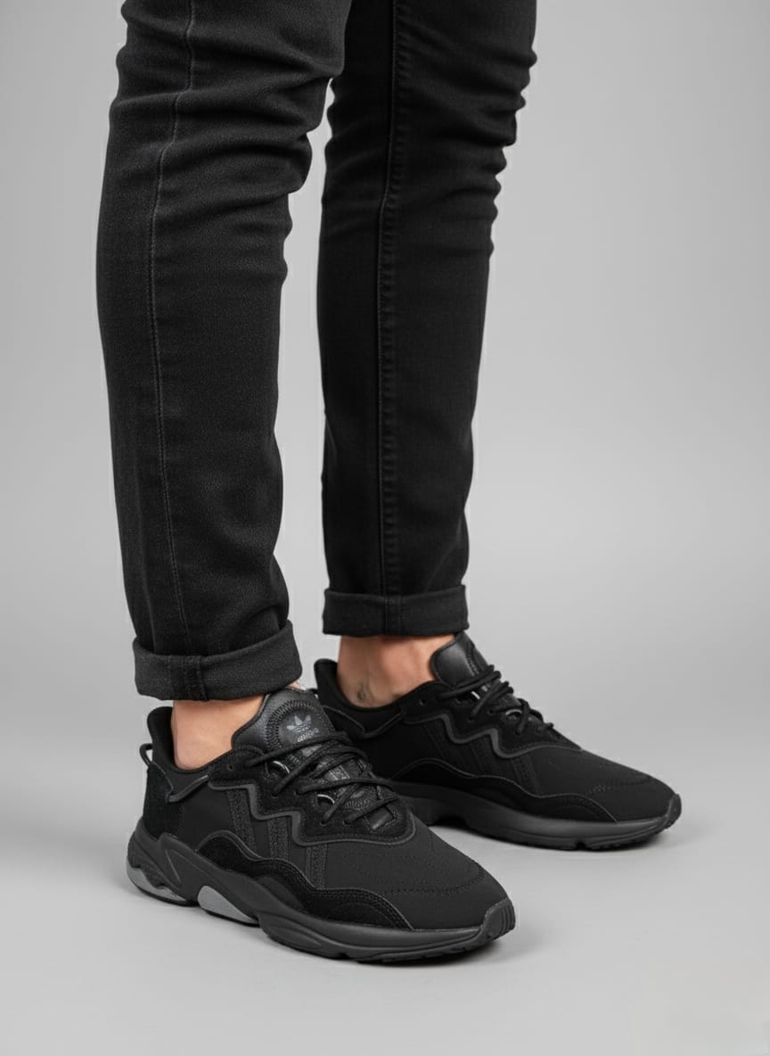 Siyah Chunky Sneaker Kombin Siyah dar paça pantolon ve siyah kalın tabanlı spor ayakkabı kombini