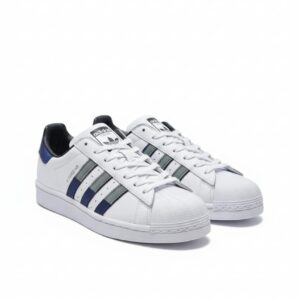 Beyaz mavi gri şeritli ve midye burunlu erkek spor ayakkabı