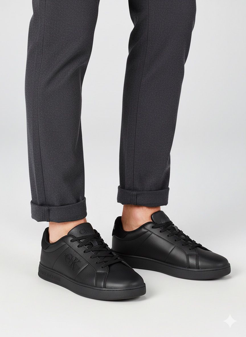 Siyah Logolu Ayakkabı Kombin erkek-siyah-kabartma-logolu-basic-sneaker