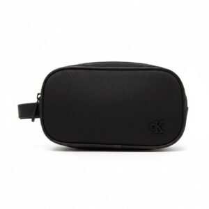 Tam siyah kabartma logolu ve dokulu erkek seyahat çantası