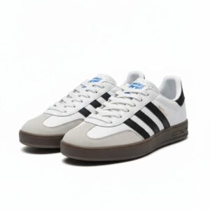 Beyaz siyah şeritli ve gri süet burunlu erkek spor ayakkabı