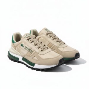 Bej ve yeşil renkli tırtıklı tabanlı erkek spor ayakkabı