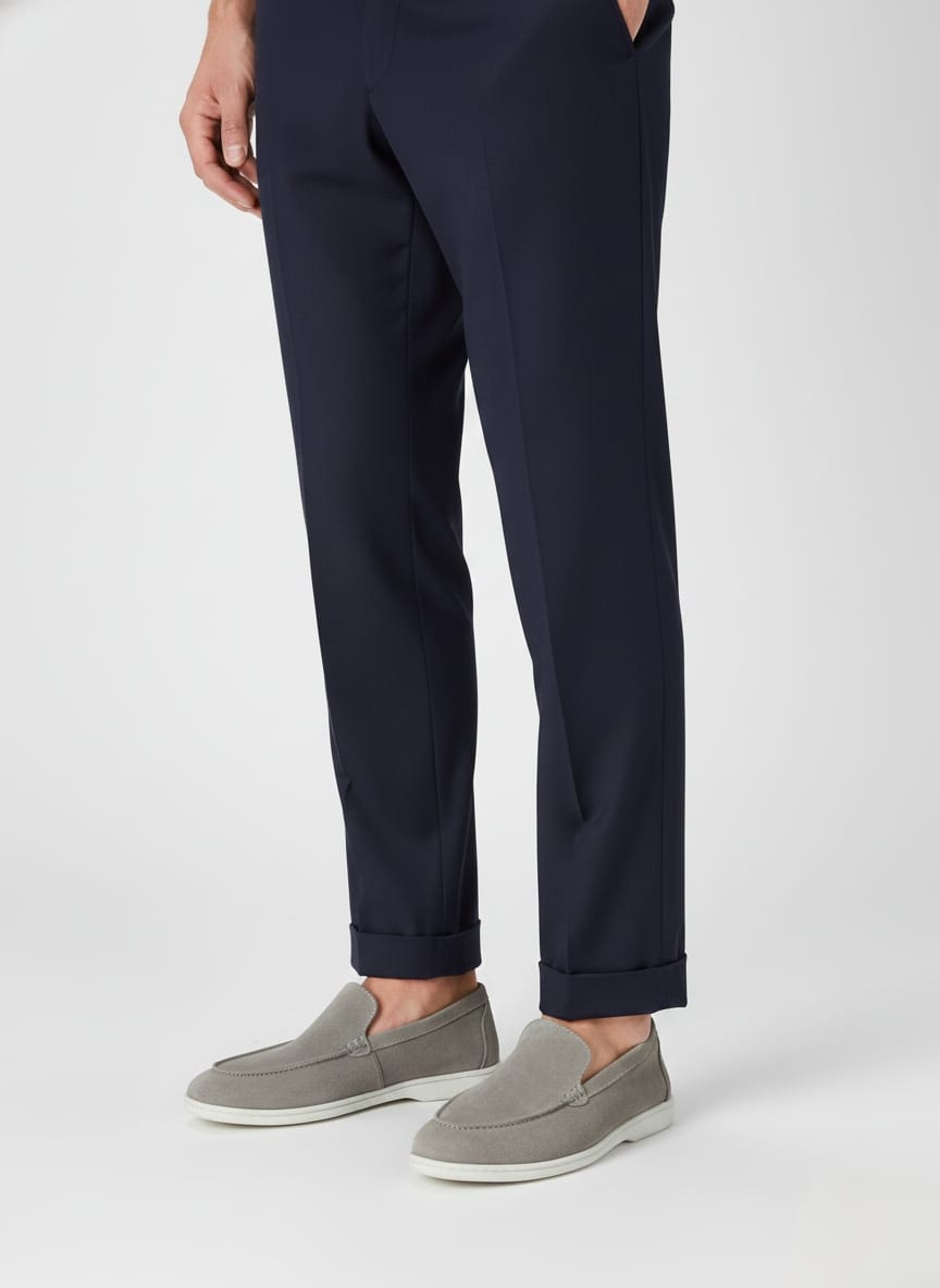 Erkek Gri Süet Loafer Gri süet dokulu beyaz tabanlı erkek loafer ayakkabı