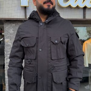 Siyah kargo ceket kapüşon ve cep detayları