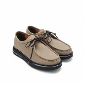 Vizon rengi bağcıklı siyah tabanlı erkek spor kundura