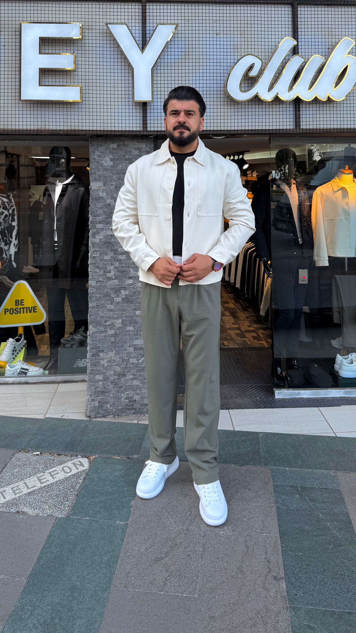 Erkek Krem Cepli Ceket Krem rengi çift cepli düğmeli erkek ceket modeli